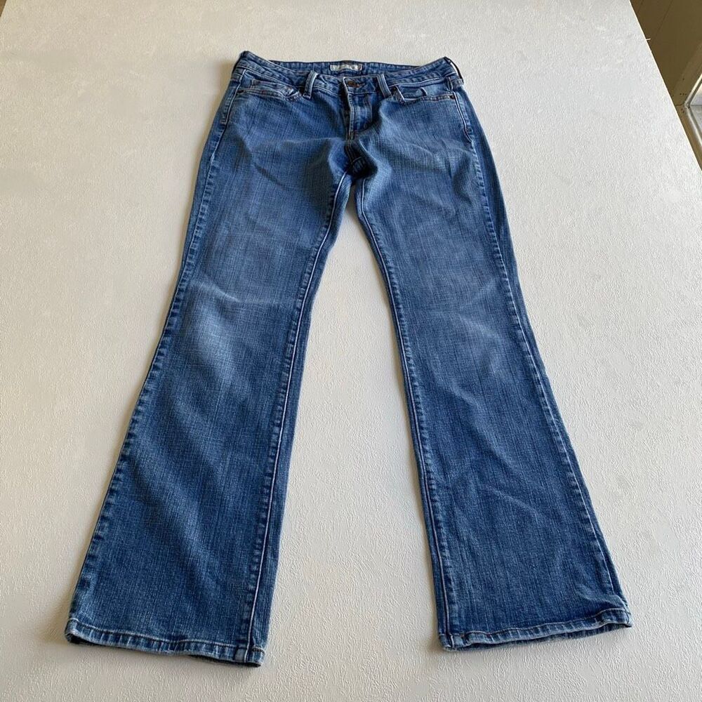 Levi’s 515 Bootcut Jeans Low Rise Medium Wash Women’s Denim